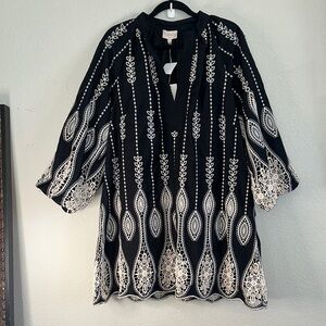Black‎ and White Midi Dress with Dolman Sleeves and Scoop Neck